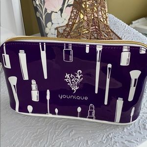 Younique | Gold hardware Makeup 💄 bag